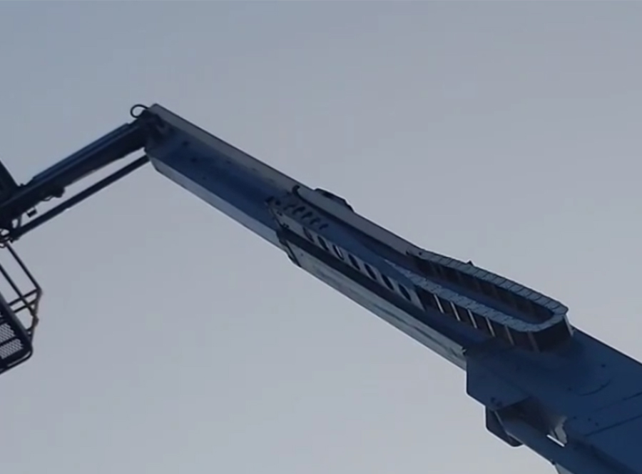 1622097304332546.jpg 鋼制拖鏈吊臂機(jī).jpg