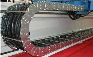 1743058080150959.jpg 百度推廣鋼制拖鏈.jpg